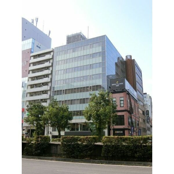 関西心斎橋ビルの外観