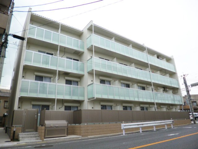 レオネクストルナ大宮の外観