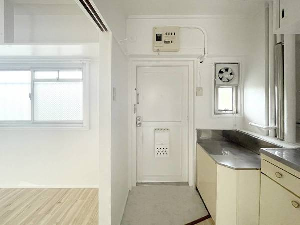 ビレッジハウス山北4号棟の玄関|ビレッジハウスの同一物件・同一タイプの間取りの写真です