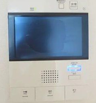 ベルフェリーク西小山の玄関