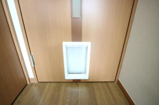 リサミィー壱番館の設備|ペットくぐり戸