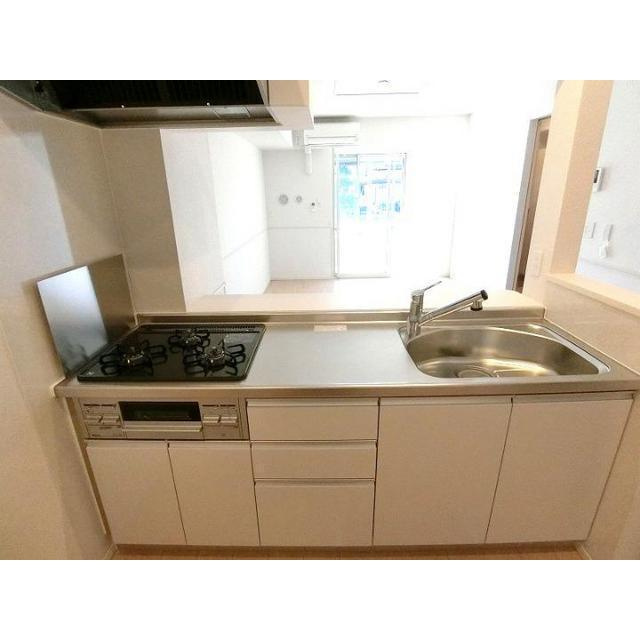 各務原市鵜沼三ツ池町２丁目のアパートのキッチン