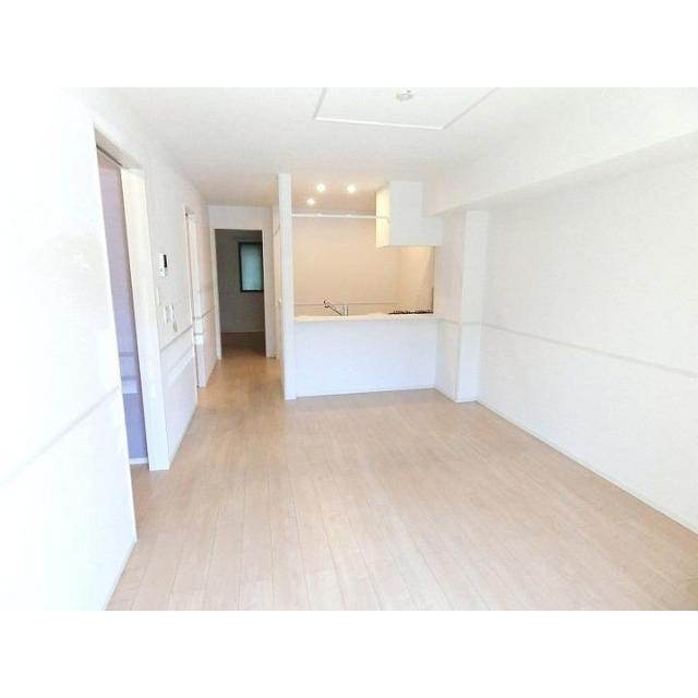 各務原市鵜沼三ツ池町２丁目のアパートの居間・リビング