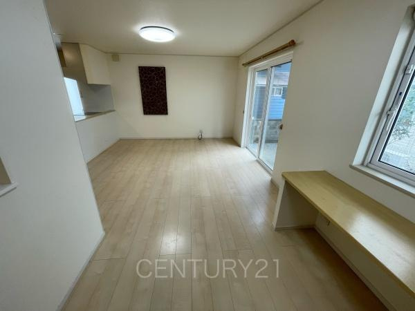 前橋市小屋原町中古一戸建ての居間・リビング|カウンター付きリビング