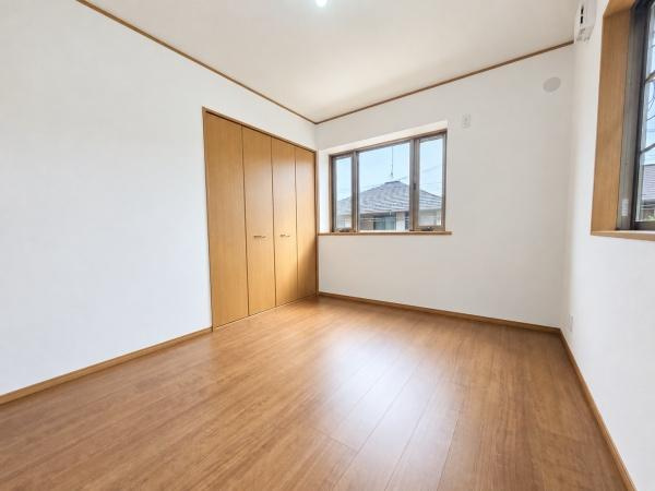 横浜市瀬谷区二ツ橋町の中古一戸建の洋室|落ち着きのある洋室です！
休日はこちらでおくつろぎ下さい♪