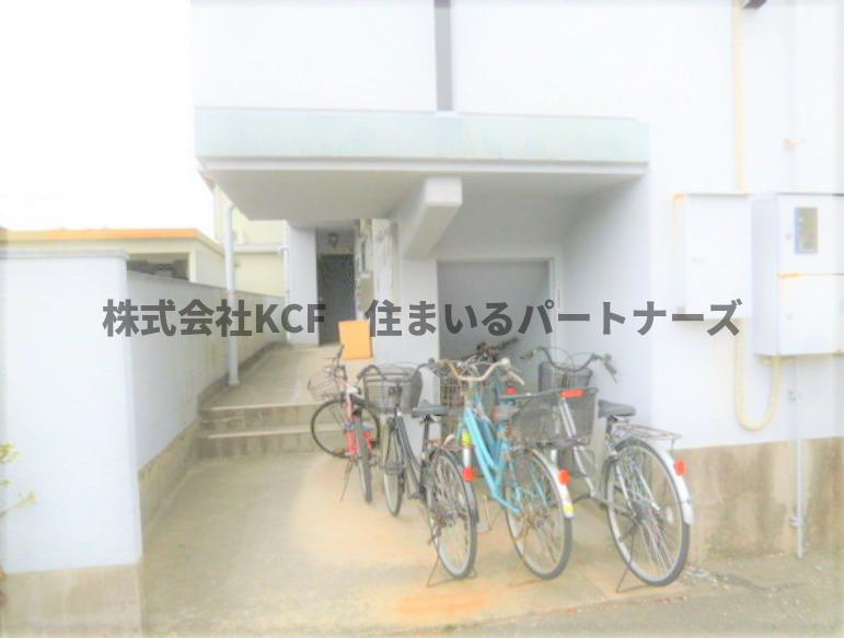 アドバンス参番館のエントランス|清潔なエントランスです