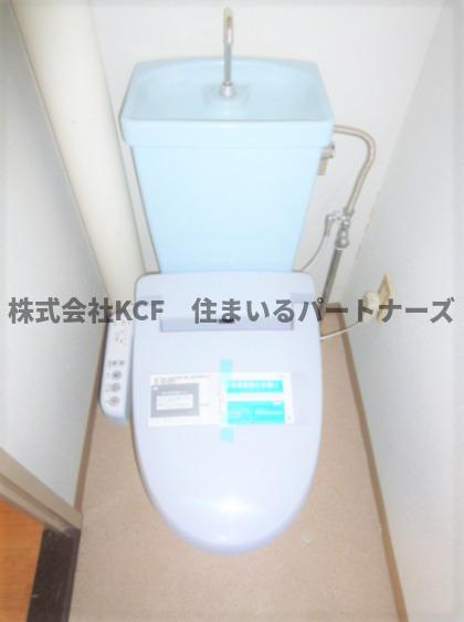 アドバンス参番館のトイレ|落ち着いた色調のトイレです