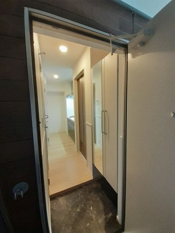 パインツリーの玄関