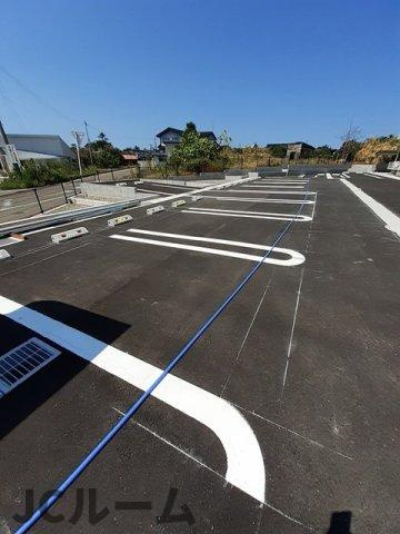 パインエコーの駐車場