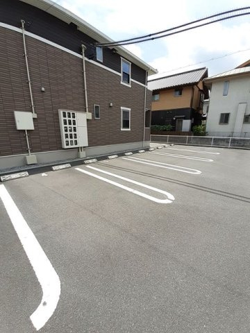 ラフォルテの駐車場