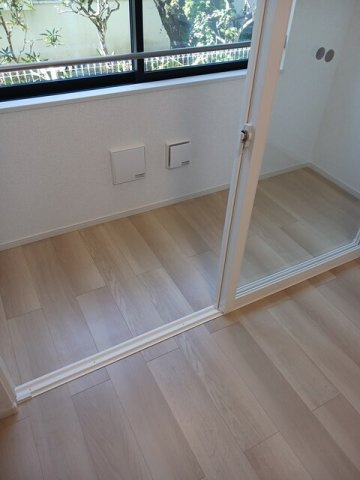 ロミック江良の内装
