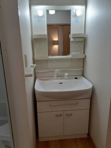ラミアカ－メラ　ウーノの洗面所