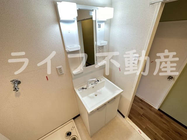 グロウブ東翠園の独立洗面台|独立洗面化粧台が付いています