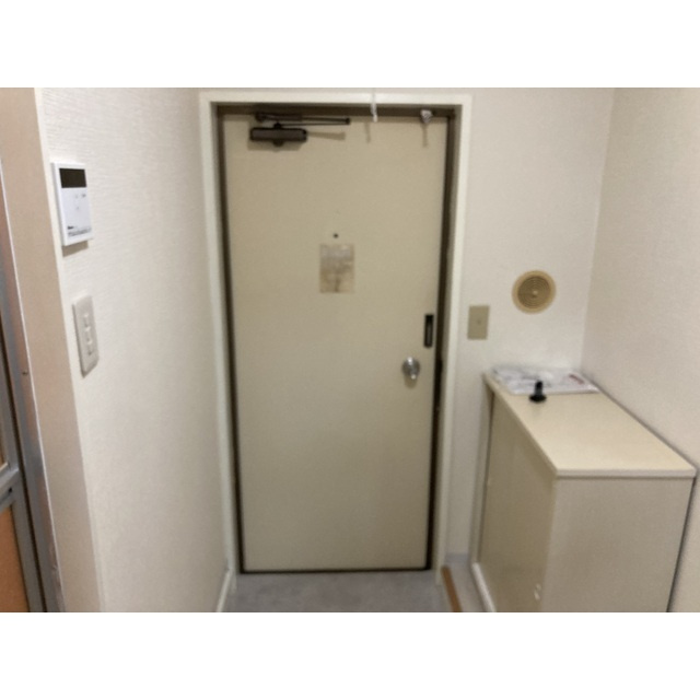 ヒルズ狭山の玄関