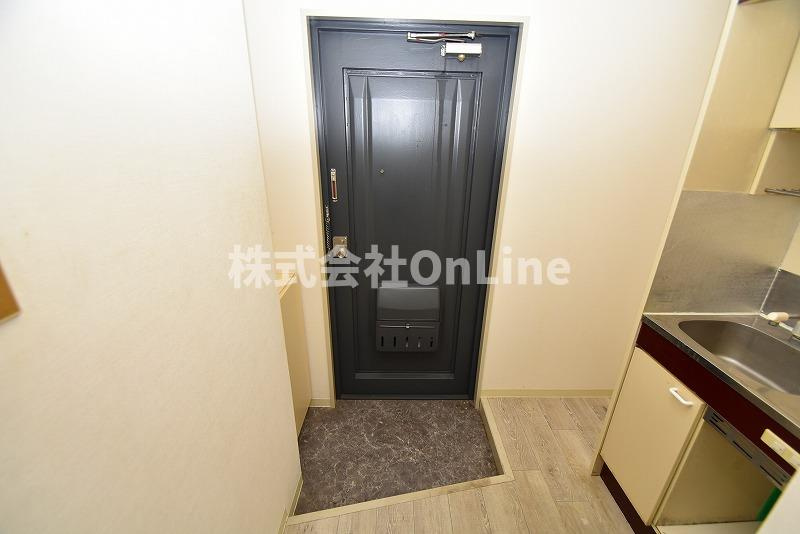 東大阪市上小阪２丁目の賃貸マンションの玄関