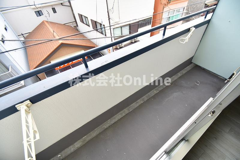 東大阪市上小阪２丁目の賃貸マンションのバルコニー