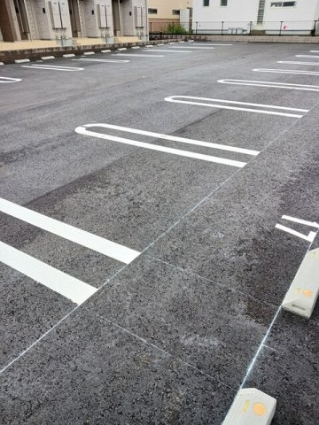 イーストブルー　Ｉの駐車場