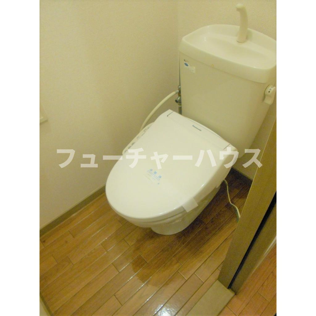 グレース高須のトイレ|落ち着いた色調のトイレです