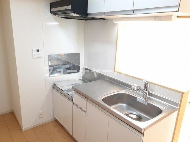カーサ　ドマーニのキッチン|コンパクトなキッチンで掃除もラクラク