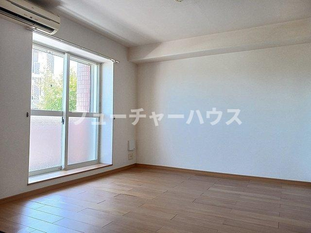 エストレーノ見川１００の居間・リビング