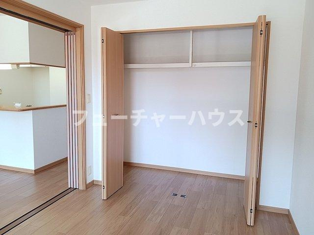 エストレーノ見川１００の収納