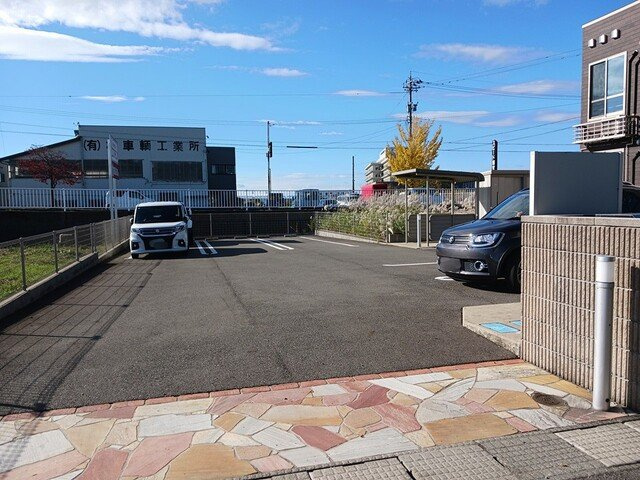 プランドール　花乃杜の駐車場