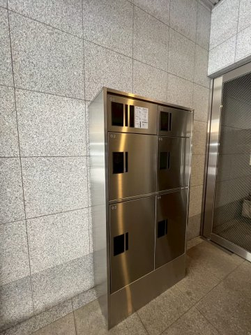 レジデンス富久寿のエントランス