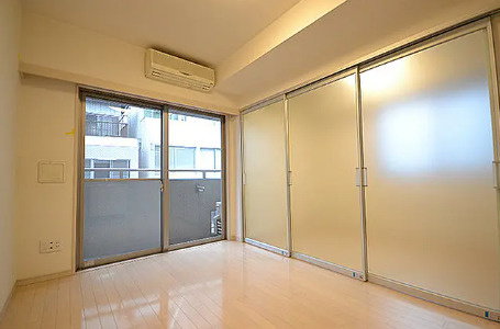 千代田区神田司町２丁目の賃貸マンションの居間・リビング