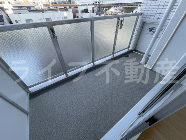 グランシス高井田のバルコニー|落ち着いた時間を過ごせるバルコニーです