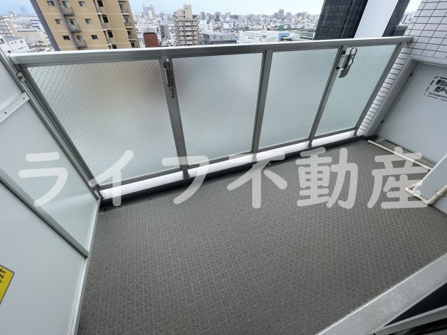 グランシス高井田のバルコニー