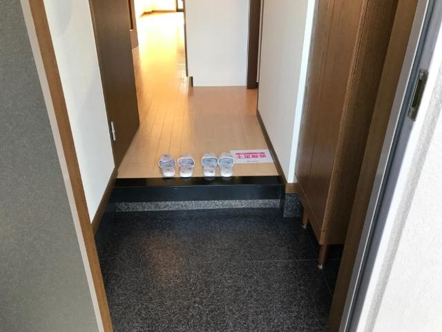 ヌーベル　バーグの玄関|玄関
