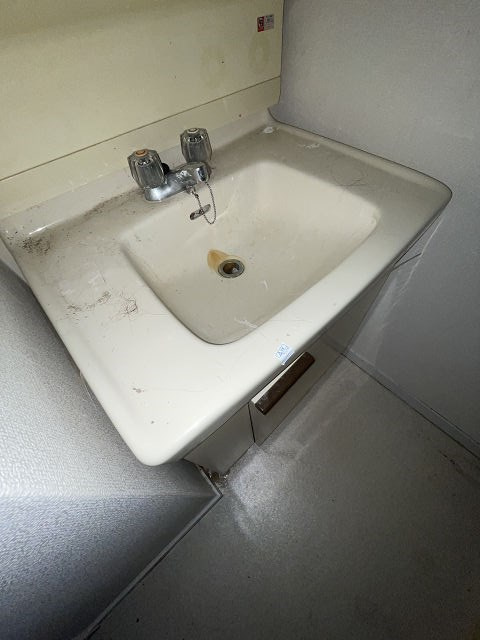 尼崎市久々知２丁目のアパートの洗面所