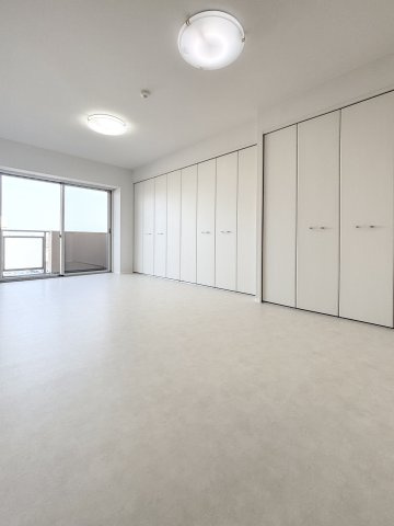 ピュアライフ潮崎の洋室