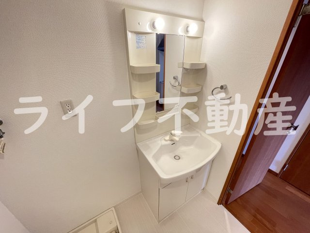 グランシス高井田の独立洗面台|独立洗面台、朝の身支度には欠かせません