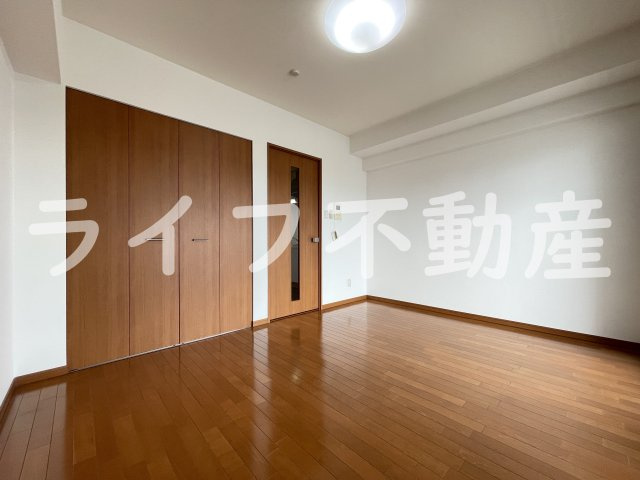 グランシス高井田の居間・リビング|ゆったり過ごせるリビングです