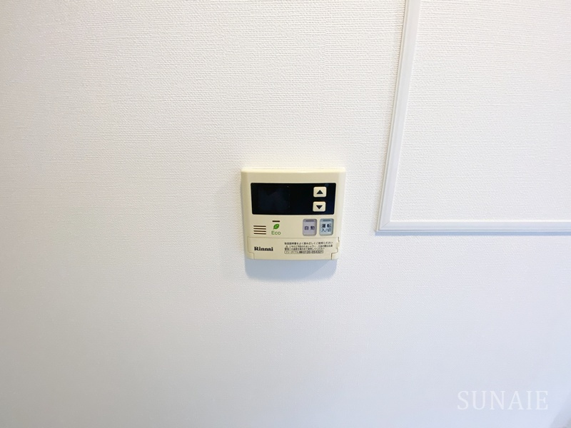 メゾン・ド・ジャンヌ・カルマンのエントランス|マンション入り口前です☆