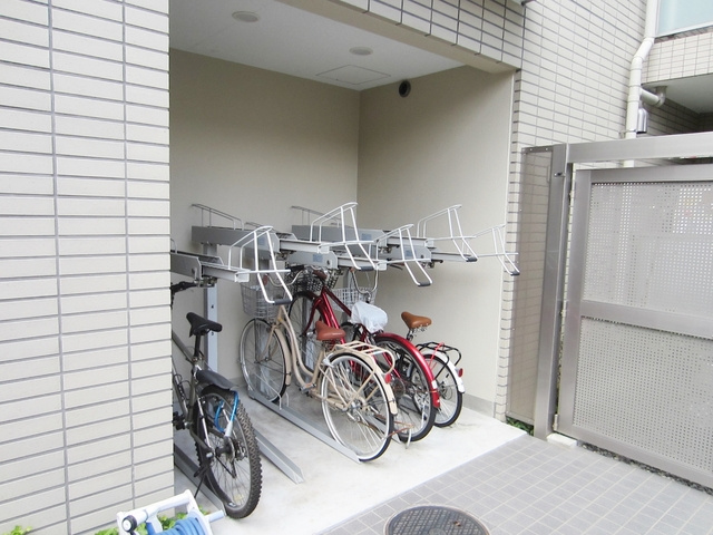メゾン・ド・ジャンヌ・カルマンのその他|サンクス王子神谷駅前店