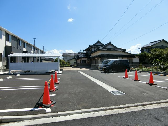 Ｍｅｒｖｅｉｌｌｅ（メルヴェール）の駐車場