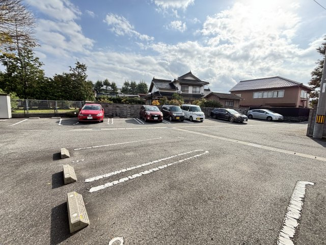 フェリーチェ　Ａの駐車場