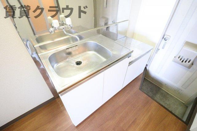 にふてぃはうす89のキッチン|コンパクトなキッチンで掃除もラクラク