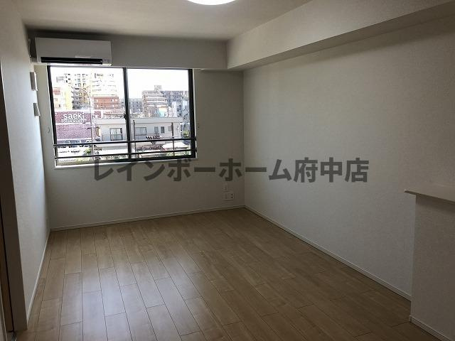 フラワー　ヒルズの居間・リビング