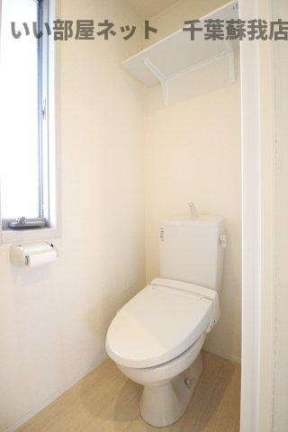 エルメゾン・エイザA棟のトイレ|ゆったりとした空間のトイレです