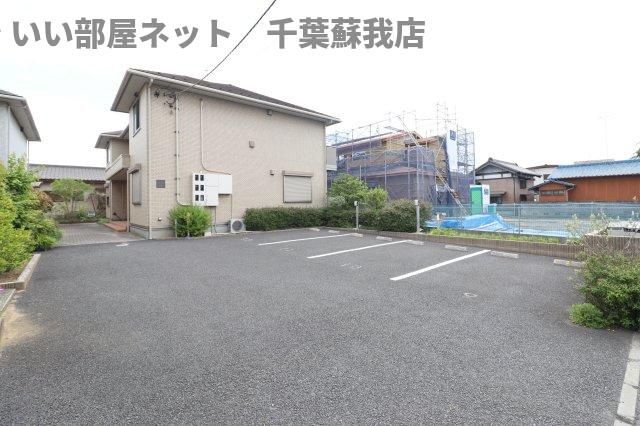 エルメゾン・エイザA棟の駐車場|駐車場に車を止められます