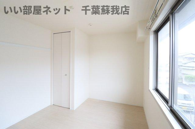 エルメゾン・エイザA棟の洋室|ゆったりした洋室です