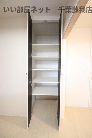エルメゾン・エイザA棟の収納|こまごまとしたものを収納できそうですね