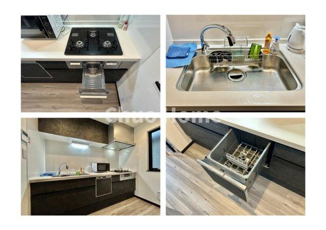 西日暮里1丁目中古住宅のキッチン|【システムキッチン】ワイドで収納豊富な使い勝手の良いシステムキッチンには、食洗器・伸縮タイプのキッチン水栓、三ツ口コンロ・魚焼きグリルなどの便利な設備が標準完備されています。