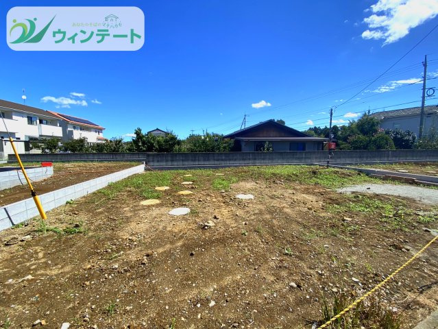 土浦市板谷第11　新築戸建の外観|前面道路幅員5.5mで車の出し入れもラクラク。陽当たり良好の新築住宅。