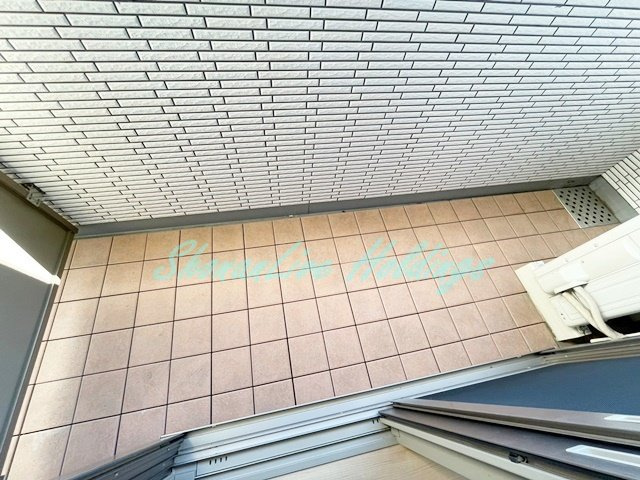 茅ヶ崎市赤松町のアパートのバルコニー