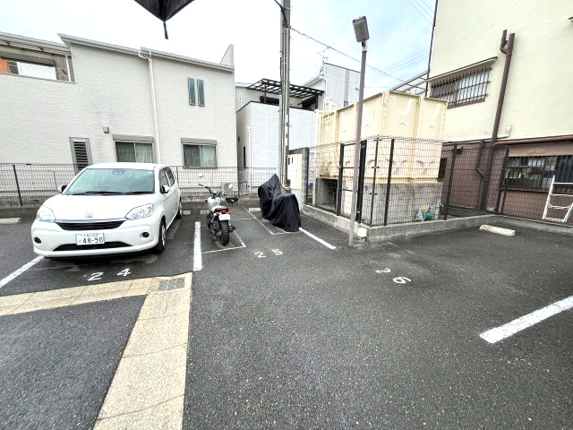 プリマベーラの駐車場