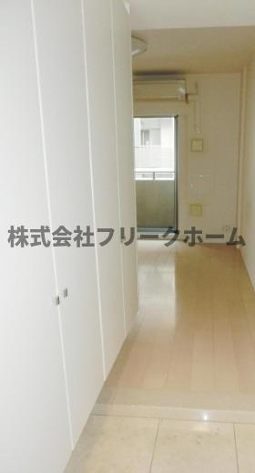 三鷹市下連雀３丁目の賃貸マンションの収納